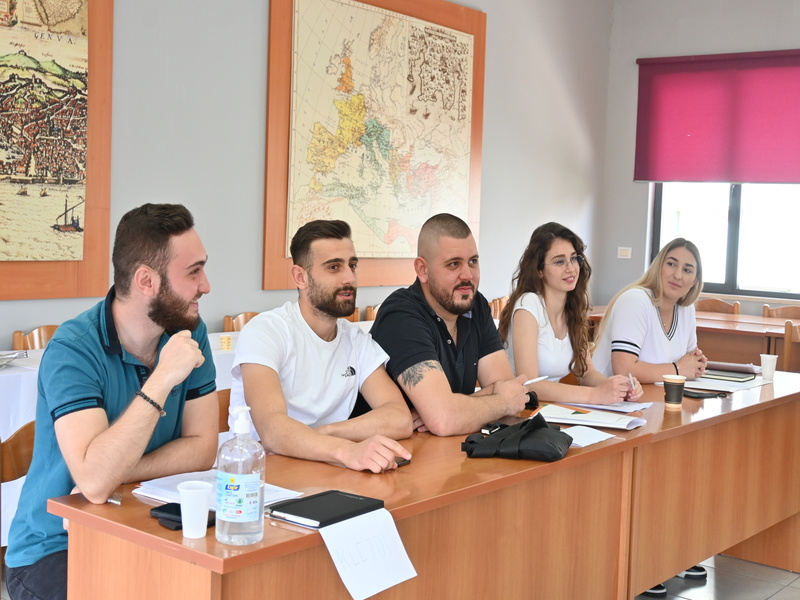 Trajnim Me Barletasit Për Klubin E Debatit