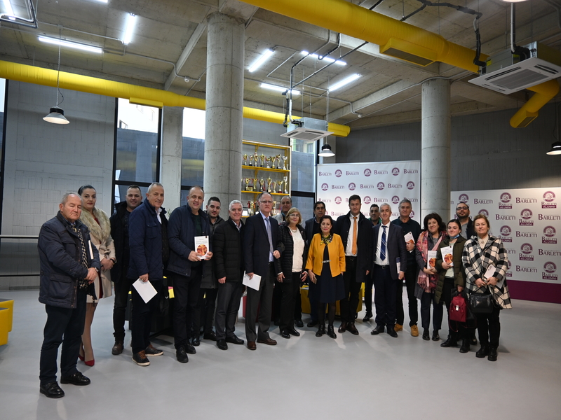 Promovim libri 