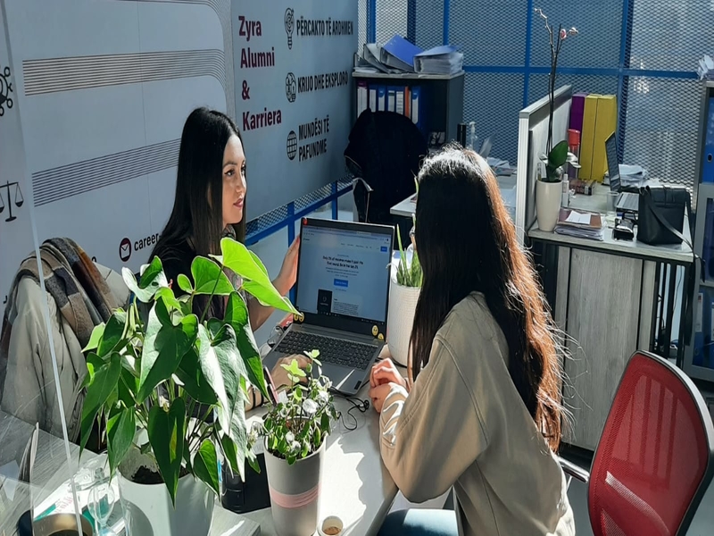 Përgatitje CV dhe letër motivimi – Zyra e Karrierës 