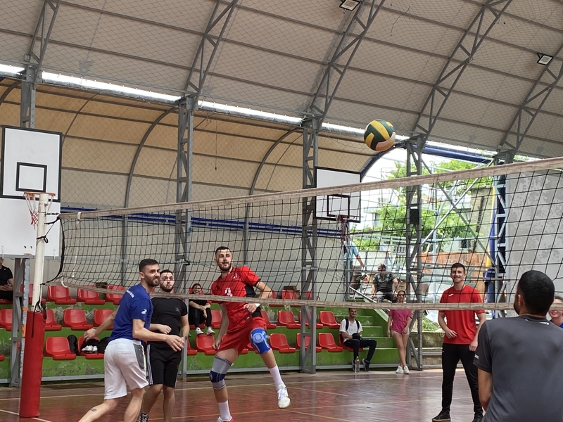 Ndeshje miqësore volejbolli 