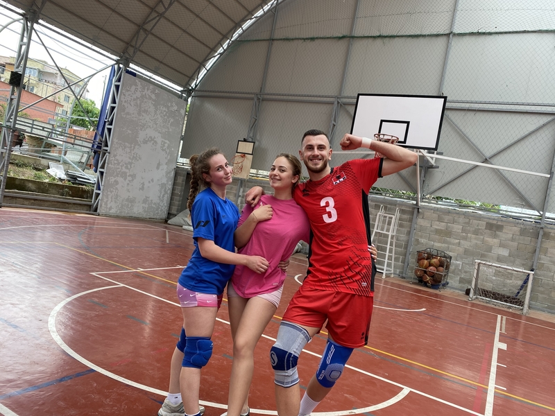 Ndeshje miqësore volejbolli 