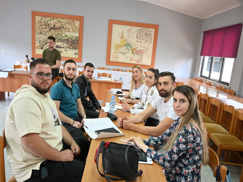 Trajnim Me Barletasit Për Klubin E Debatit