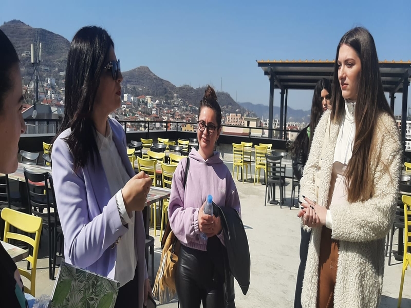 Alumni Talking Business