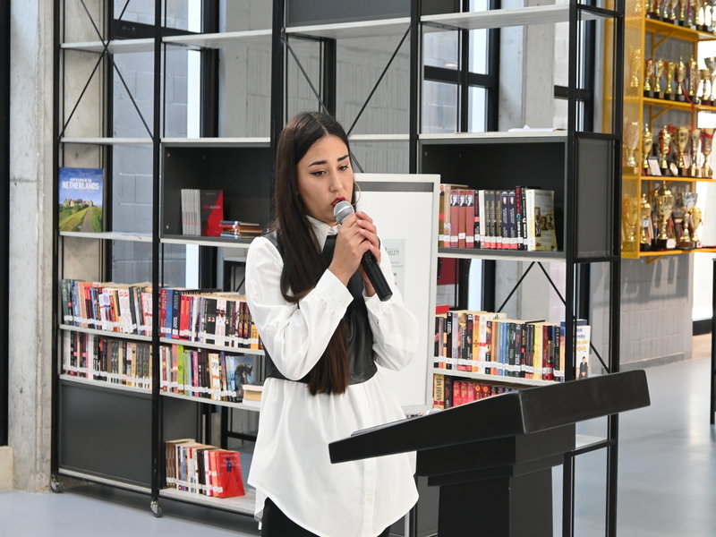 Mbrëmja Poetike ...në emër të demokracisë