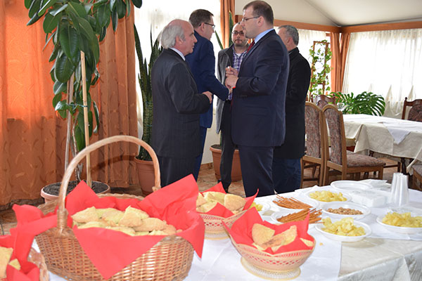 Me rastin e Ditës së Verës, Zyra e Klubeve Studentore, pranë 