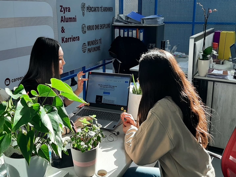 Përgatitje CV dhe letër motivimi – Zyra e Karrierës 