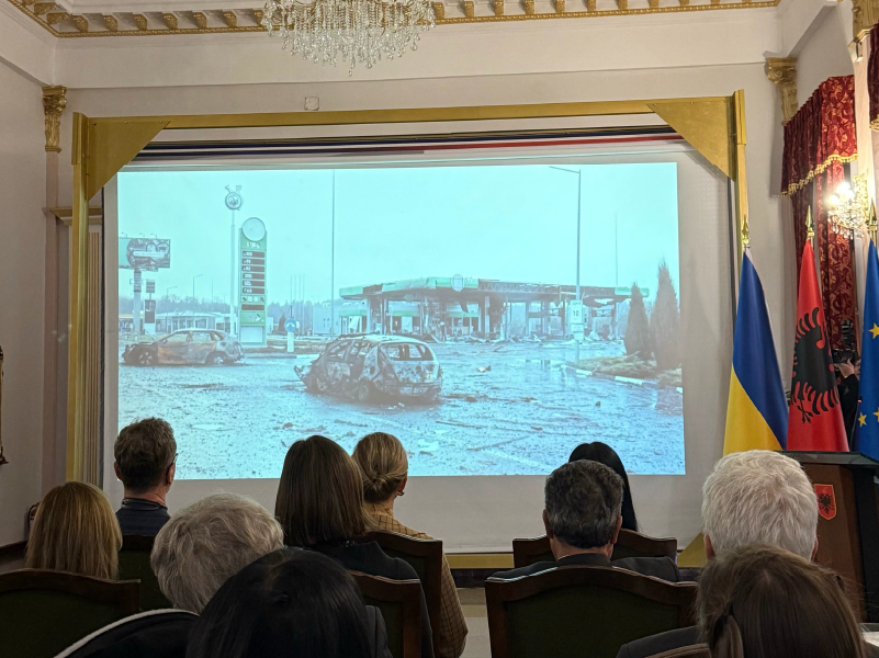 Studentët e Klubit ‘Drejtësi dhe Mirëqeverisje’ Vizitojnë Kuvendin në Bashkëpunim me Ambasadën e Ukrainës