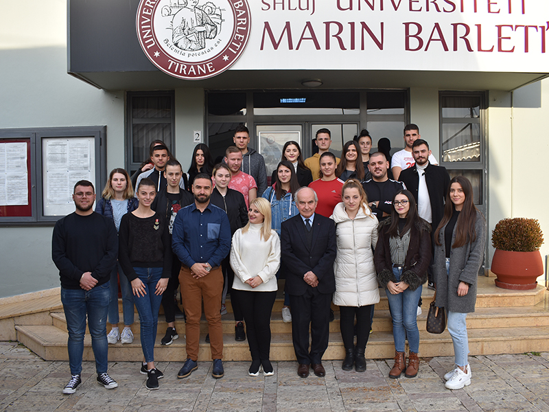 Takim mes drejtuesve të institucionit dhe qeverisë studentore të “Universitetit Barleti”.