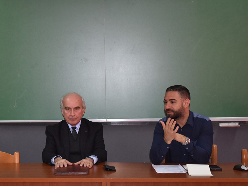 Takim mes drejtuesve të institucionit dhe qeverisë studentore të “Universitetit Barleti”.