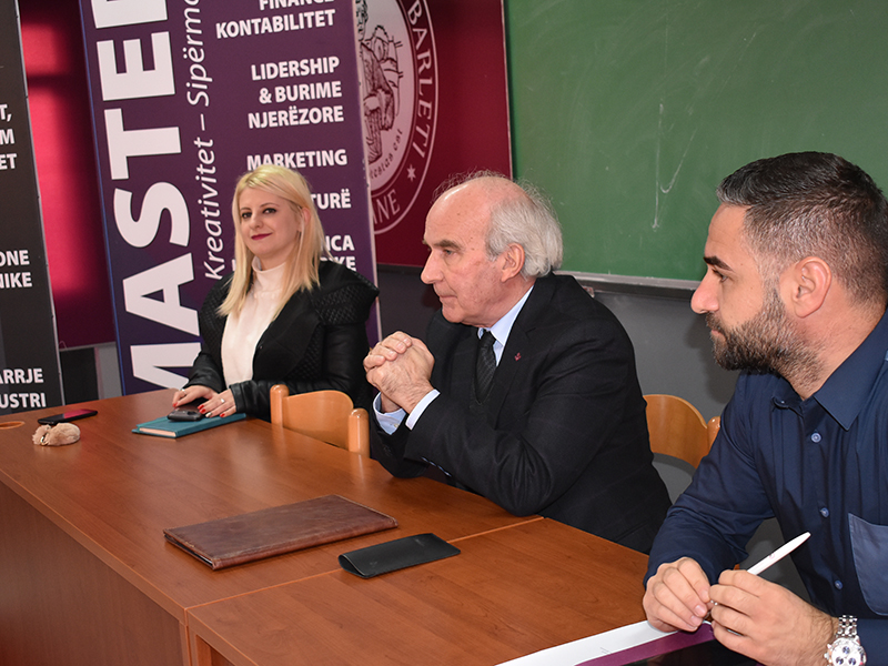 Takim mes drejtuesve të institucionit dhe qeverisë studentore të “Universitetit Barleti”.