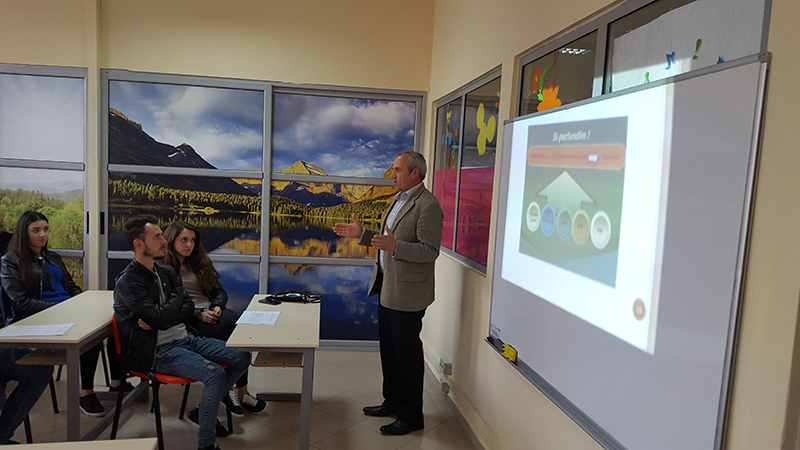 Trajnim me studentë të Universitetit “Aleksandër Xhuvani” dhe mësues të Elbasanit